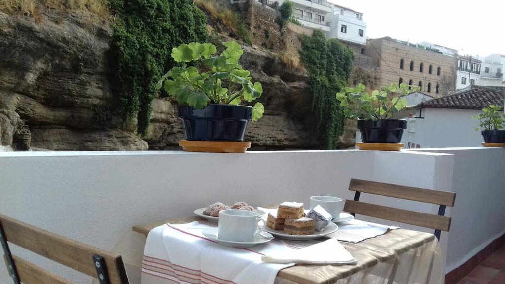 הוילה Setenil De Las Bodegas Casa Bajo La Roca מראה חיצוני תמונה